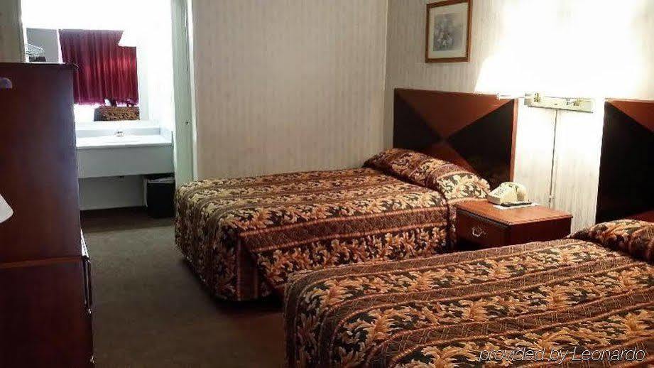Red Carpet Inn - Луисвилл Экстерьер фото
