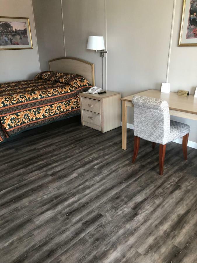 Red Carpet Inn - Луисвилл Экстерьер фото